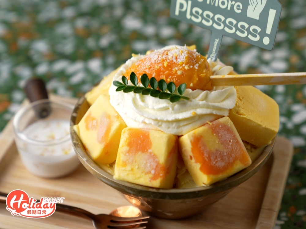 餐廳人氣之選就是芒果乳酪疊疊冰，本來每日只製作50份，因為太受客人歡迎，所以增至每日100份！甜品採用原隻泰國腰芒，果肉鮮甜多汁