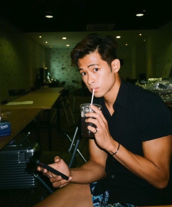 張智揚現時都係邵氏兄弟嘅藝人