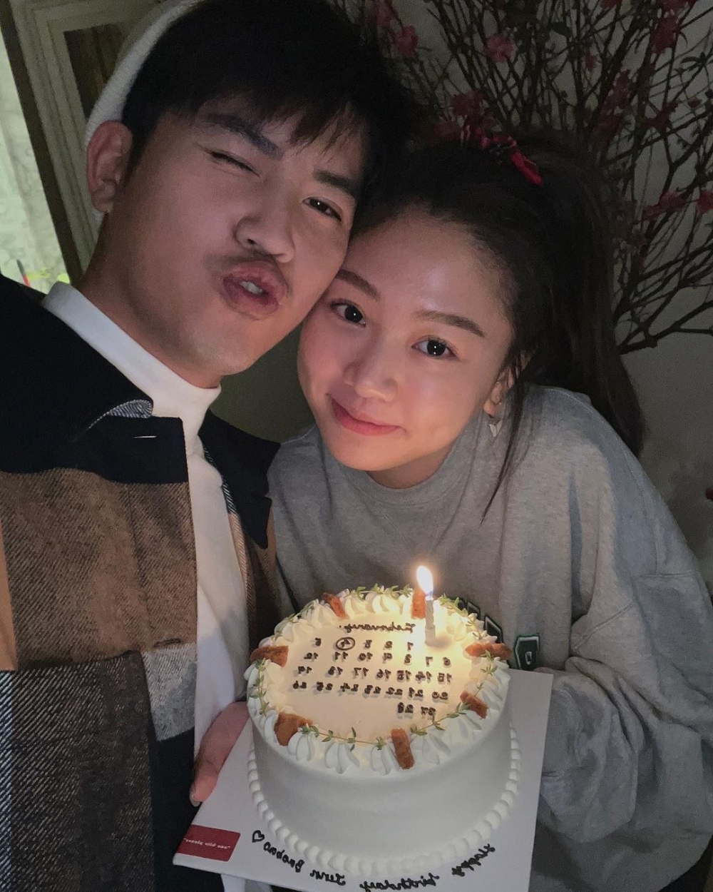 Jenn已經與前天堂鳥成員Tyrese交往多年,而男方已向佢求婚。近日二人驚傳分手傳聞。