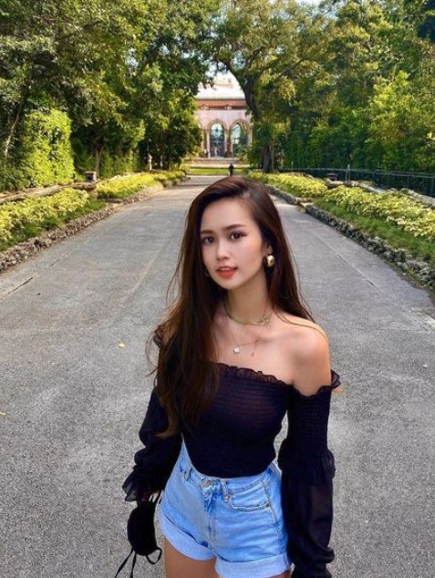 而佢過往都曾經喺美國芝加哥參加選美比賽。