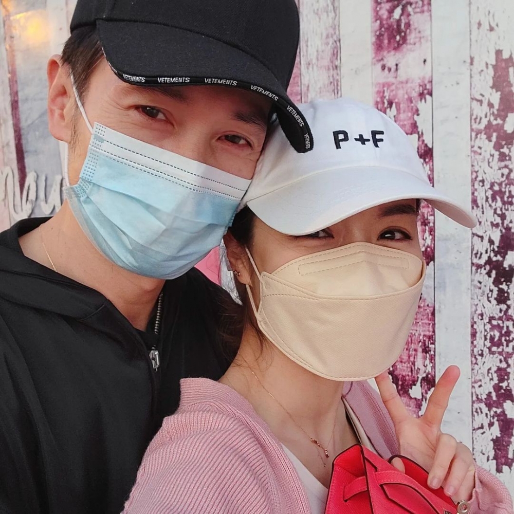 陳茵媺仲大爆：「我哋要瞓覺全程戴口罩呀，爸爸（陳豪）一定要！佢要求呢樣嘢」