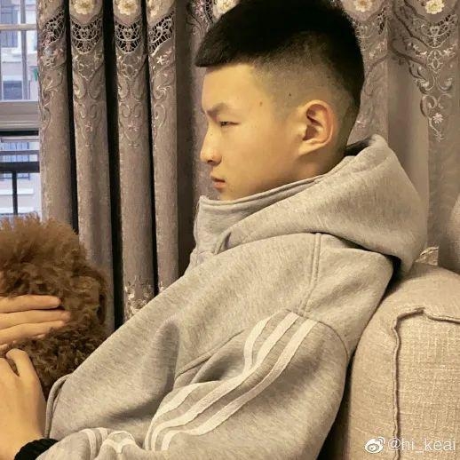 網絡上亦有唔少網民分享剪髮成果，當中部份照片非常搞笑，令唔少網民感嘆「沒有顏值真的不要試！」