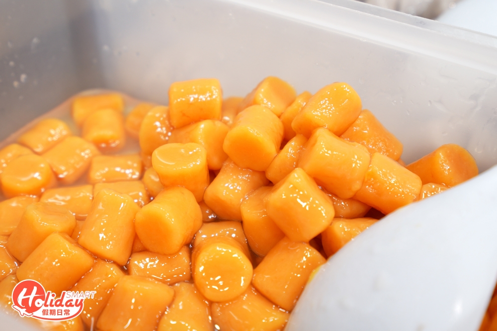 店主當初純粹喜歡吃芋圓，後來慢慢自己研究製作方法，炮製自己喜歡的芋圓口感、味道予大家分享，殊不知大受好評。