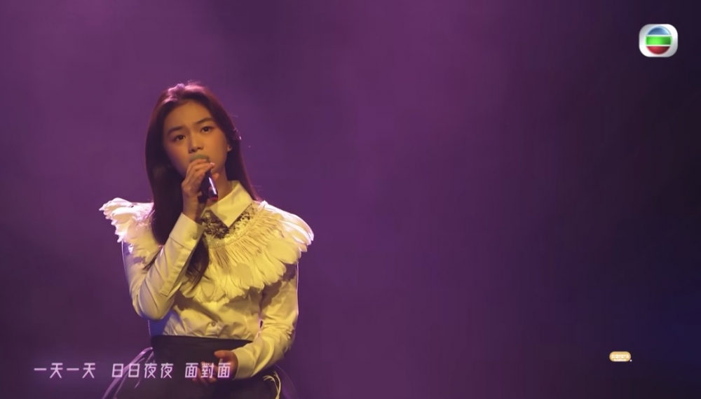 近日，Jasmine選擇唱《這麼近那麼遠》比賽，並成功躋身最後5強！