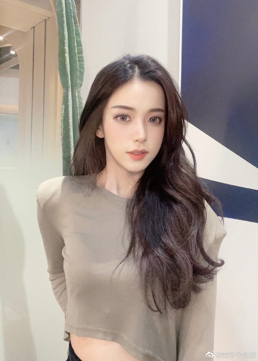 迅猛龍特蕾莎曾被揭舊照與現時差距極大，引起過整容傳聞