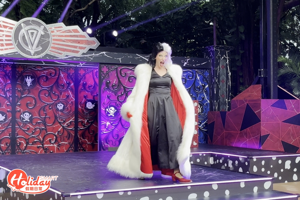 熟悉《101斑點狗》女魔頭庫伊拉的朋友一定知道她「愛搶風頭」的性格，她不甘再與其他惡人分享舞台，決定另起爐灶，由自己獨霸舞台擔當主角。