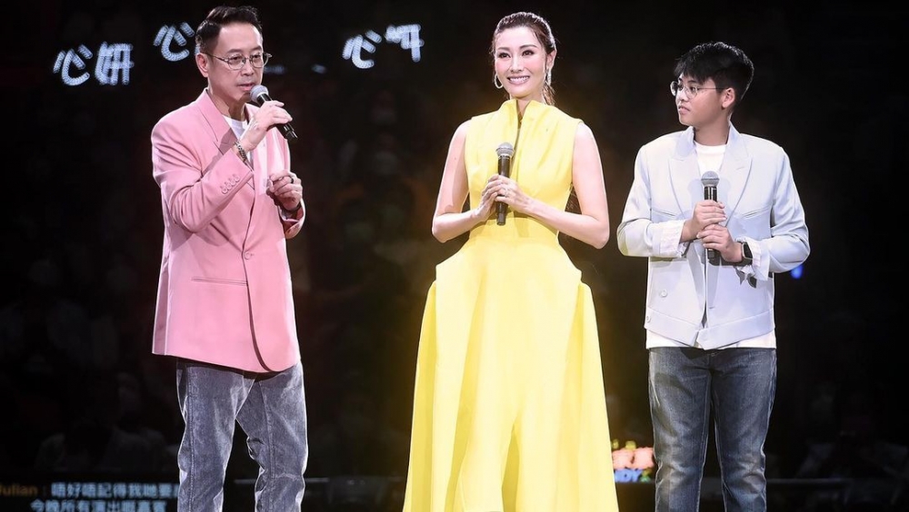 Jayden幽默「安慰」台下觀眾:「大家可以放心,我Daddy、Mami係絕對唔會唱歌嘅!」