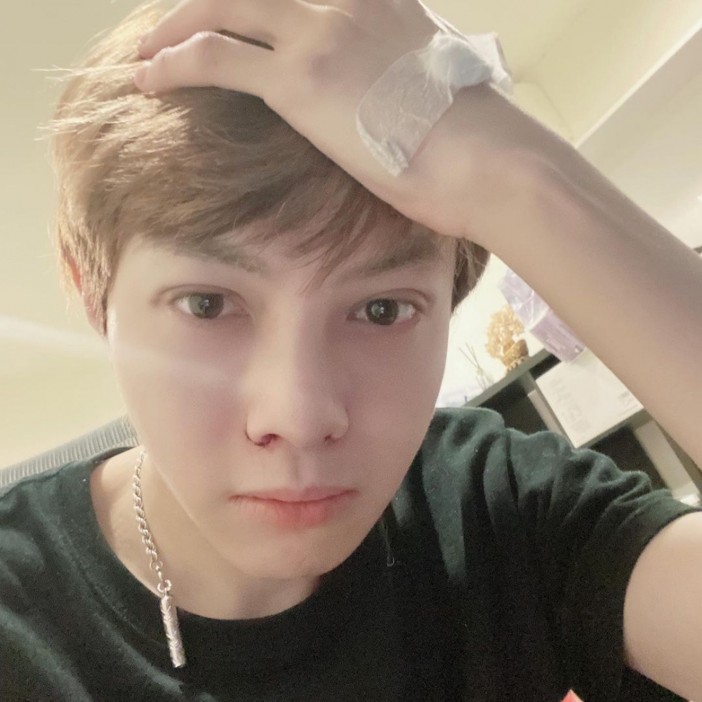 慕容近日突然自爆去整容？！