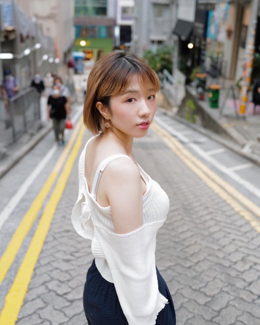 KITKAT指佢無特別強求要同日本男生拍拖，但佢去一間咖啡店時遇到一位日藉咖啡師，買咗幾次咖啡後對方就寫下電話號碼畀佢。