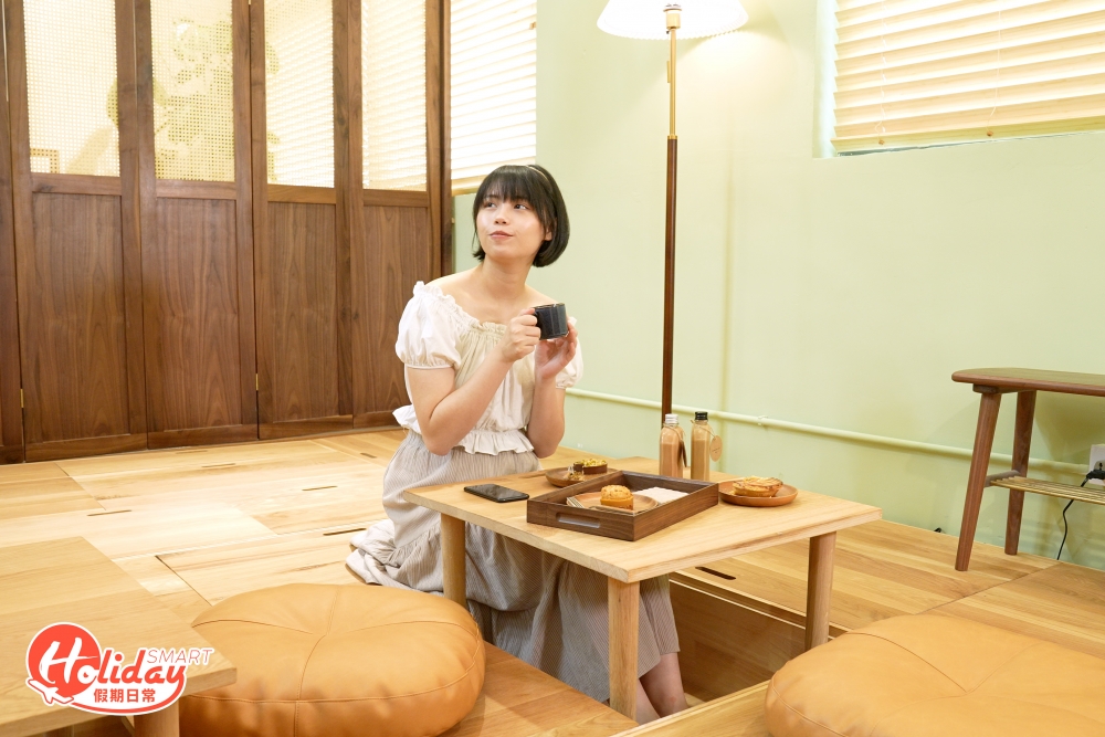 大廳的一個復古窗口位及旁邊以竹藤屏風作為背景的榻榻米位置就成為了人氣的打卡位。