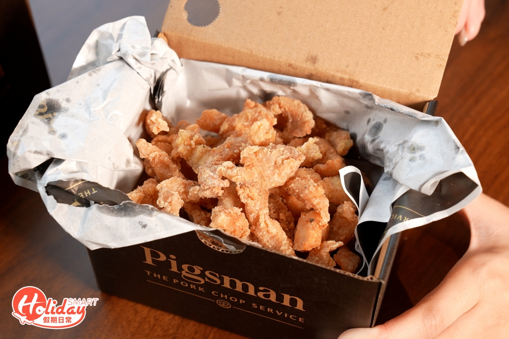 除了主食外，也有多款小食，「金手指」其實即係豬扒薯條，將豬扒切絲再炸至金黃酥脆，外皮卜卜脆，口感似魷魚圈，蘸配自家製威士忌燒烤醬非常惹味。