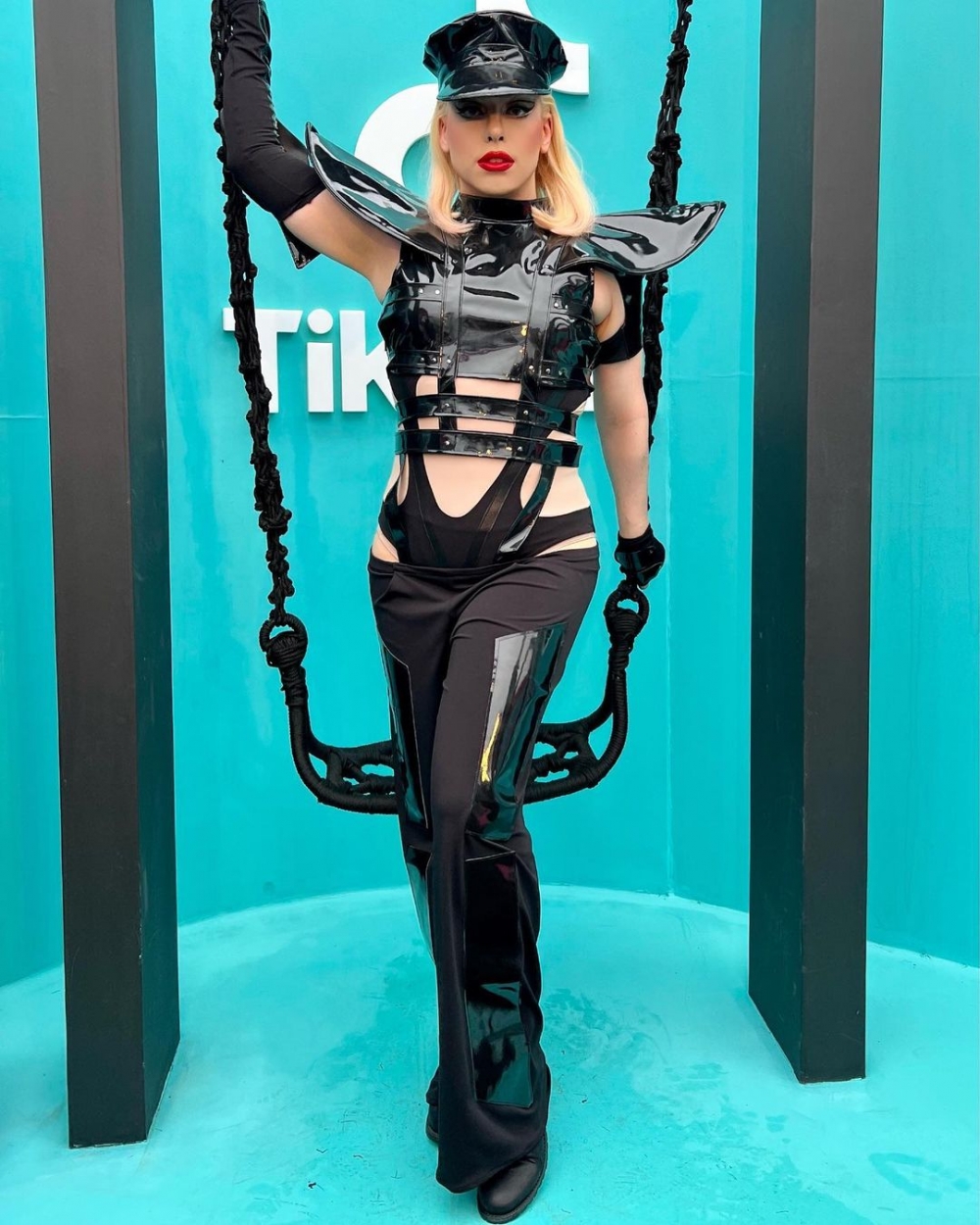 變裝皇后Penelopy Jean因妝容及造型激似Lady Gaga,在演唱會中遭錯認係本尊。