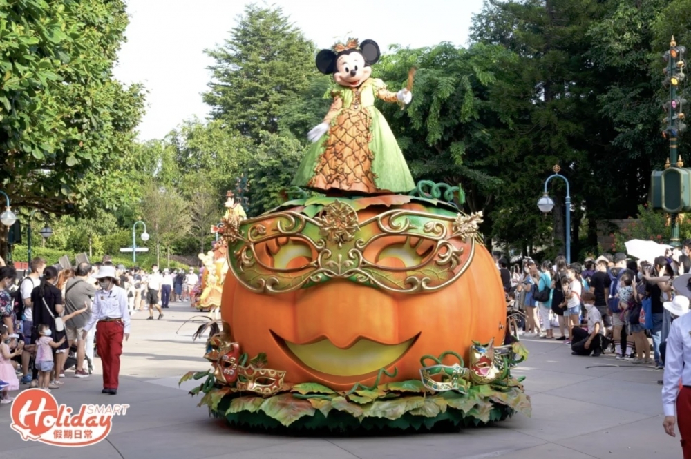 每年迪士尼萬聖節最令人期待的當然是傳統活動「米奇 Halloween 玩轉大街派對」！