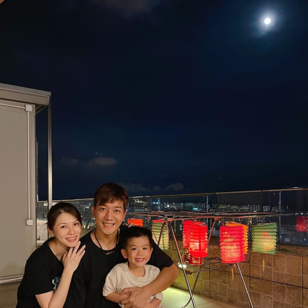 在地球永遠看不到月亮的另一面！