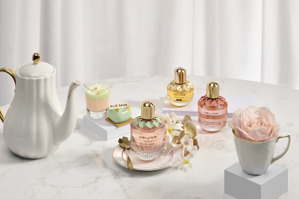 凡惠顧「GIRL OF NOW LOVELY」兩位用下午茶，可獲贈Elie Saab Le Perfume In White迷你香水和Girl Of Now身體潤膚乳～