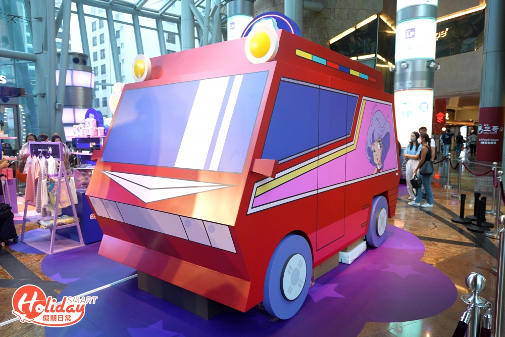 最後不少得鮮紅色的Performance Truck,表演車經常在小忌廉片頭曲出現,小忌廉更在車窗探頭與大家打招呼!