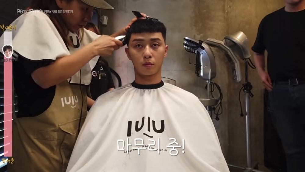而朴敘俊當時為咗保持髮型，經常都要去修剪頭髮！