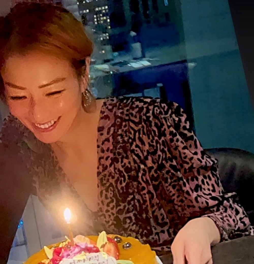 樂壇天后Sammi上個月迎嚟50歲生日,佢與家人低調慶祝。