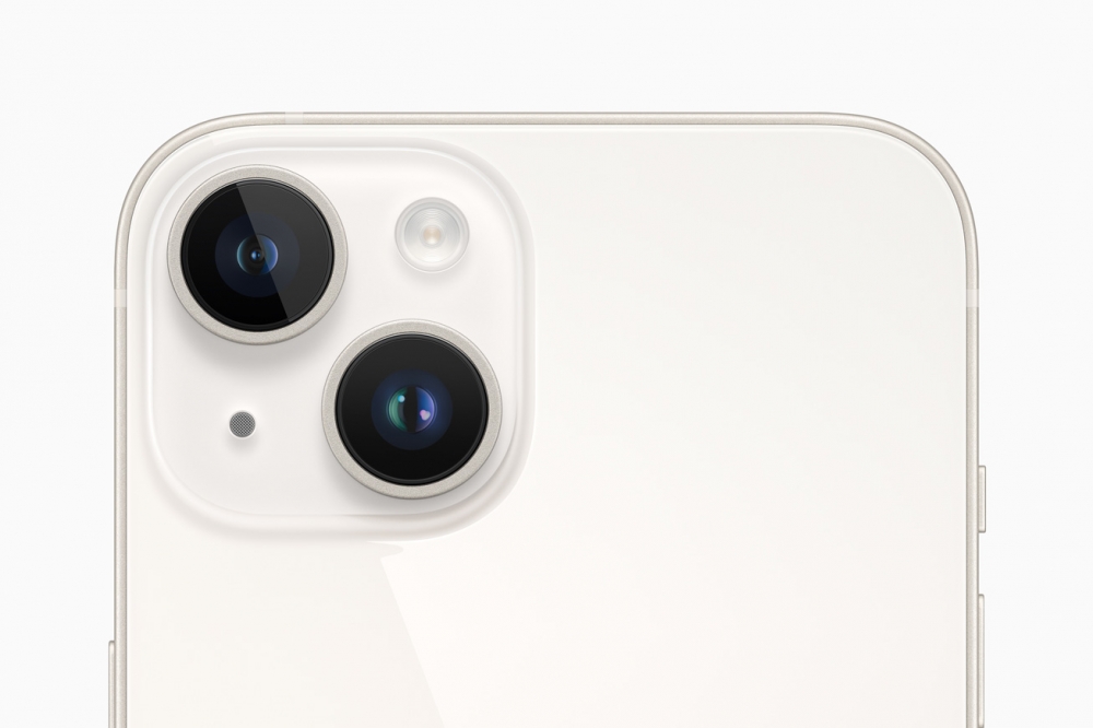 iPhone 14及14 Plus的鏡頭同為1,200萬像素,但擁有更大的感應器及更强的光影引擎,拍攝效果更佳。