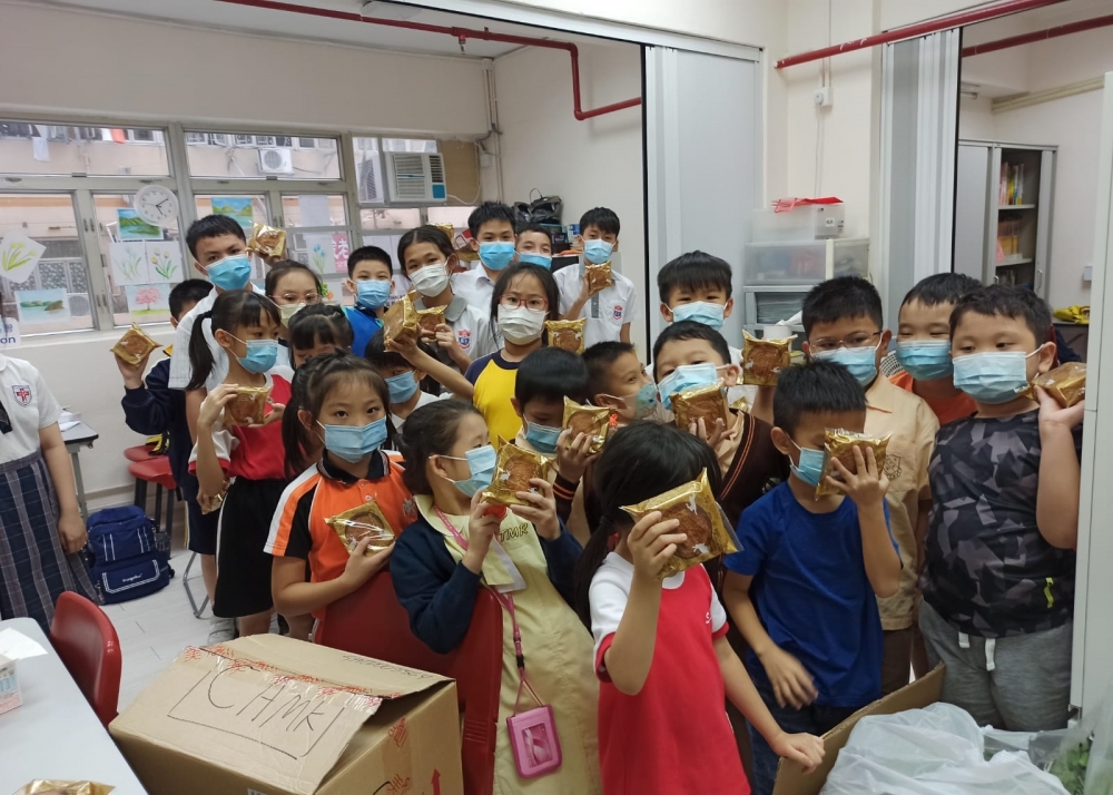 每年中秋節經常都有食唔曬的月餅?不少機構發起月餅捐贈回收計劃,讓市民捐出多餘的月餅,並轉贈給有需要人士~