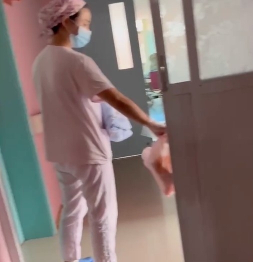 唔少內地網友力撐護士，大讚佢做法謹慎，好有責任心