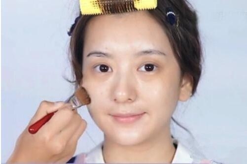 方媛早年做模特兒時曾經素顏出鏡