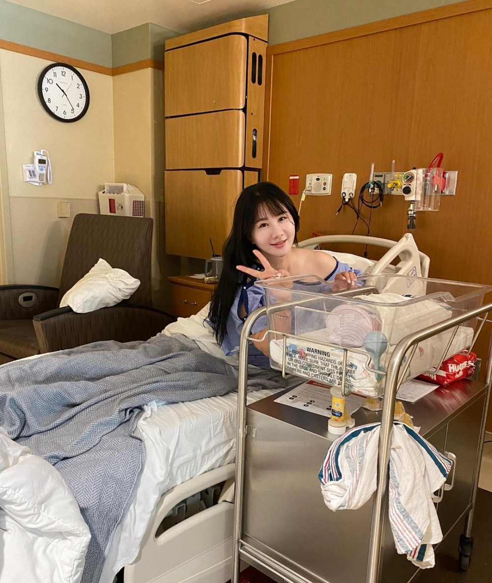 事隔一年，孟瑤突然喺微博自爆誕下一子，再做媽媽