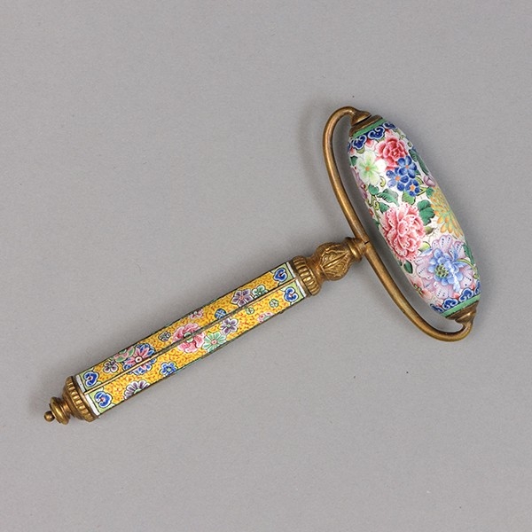 花卉紋滾軸太平車,十八世紀,展廳5 © 故宮博物院