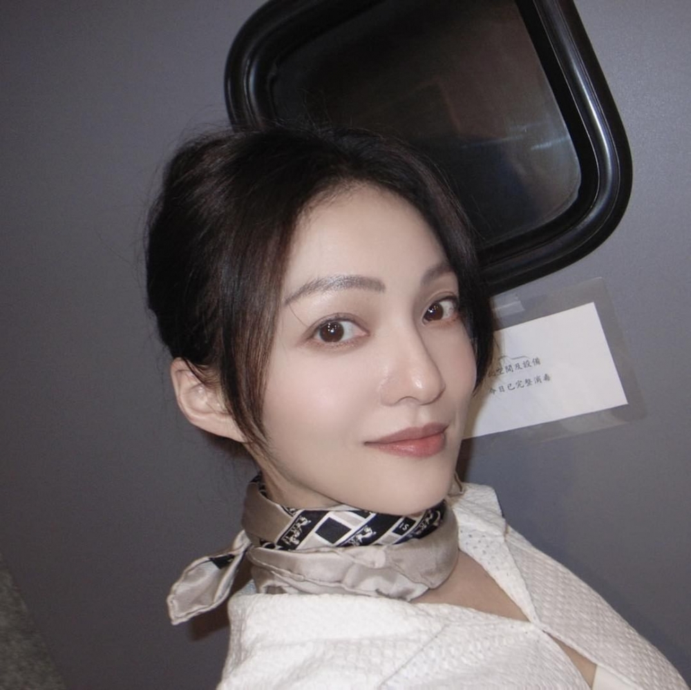 張韶涵患有「梅尼爾氏症」，一隻耳朵會突然聼唔到~