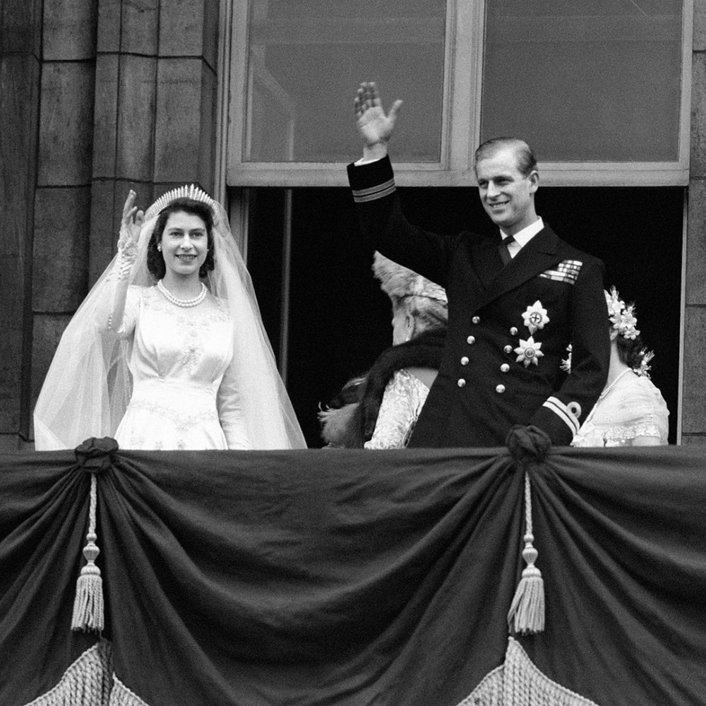 終於1947年,Philip同Elizabeth正式結婚,婚後外父授予佢愛丁堡公爵等爵位。