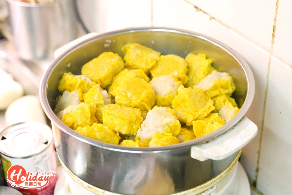 朱老闆依然沿用爸爸留下的食譜和做法，堅持自製一手一腳製作。