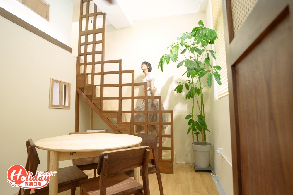 町屋為日本京都家庭式下舖上居的建築風格，上層普通為住所，下層為家庭式經營的小店。