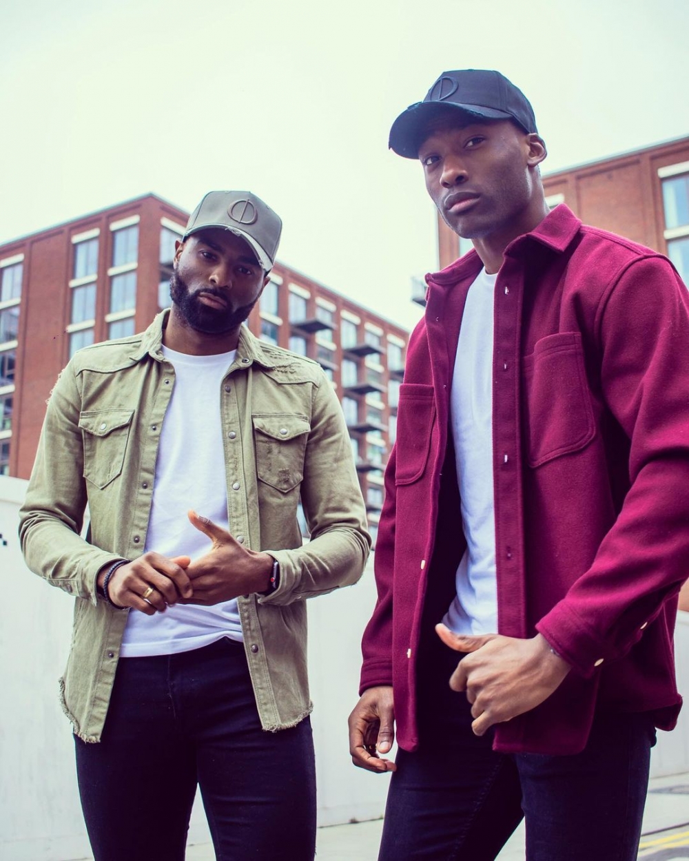 兩兄弟的愛情觀非常反差，一個十分沉穩，一個係玩家。