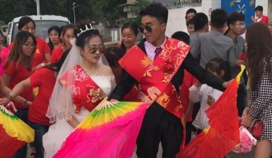 11位姐姐解釋為細佬夾錢嘅背後原因!