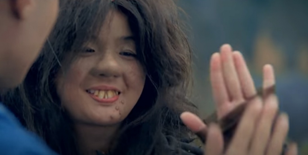 2005年阿Sa喺電影《情癲大聖》飾演「岳美艷」