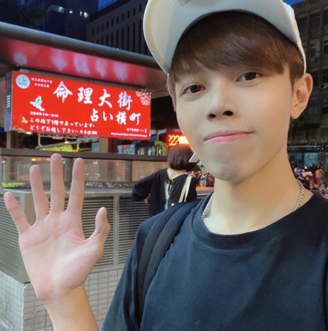 有網民認為佢本身嘅樣貌已經OK！