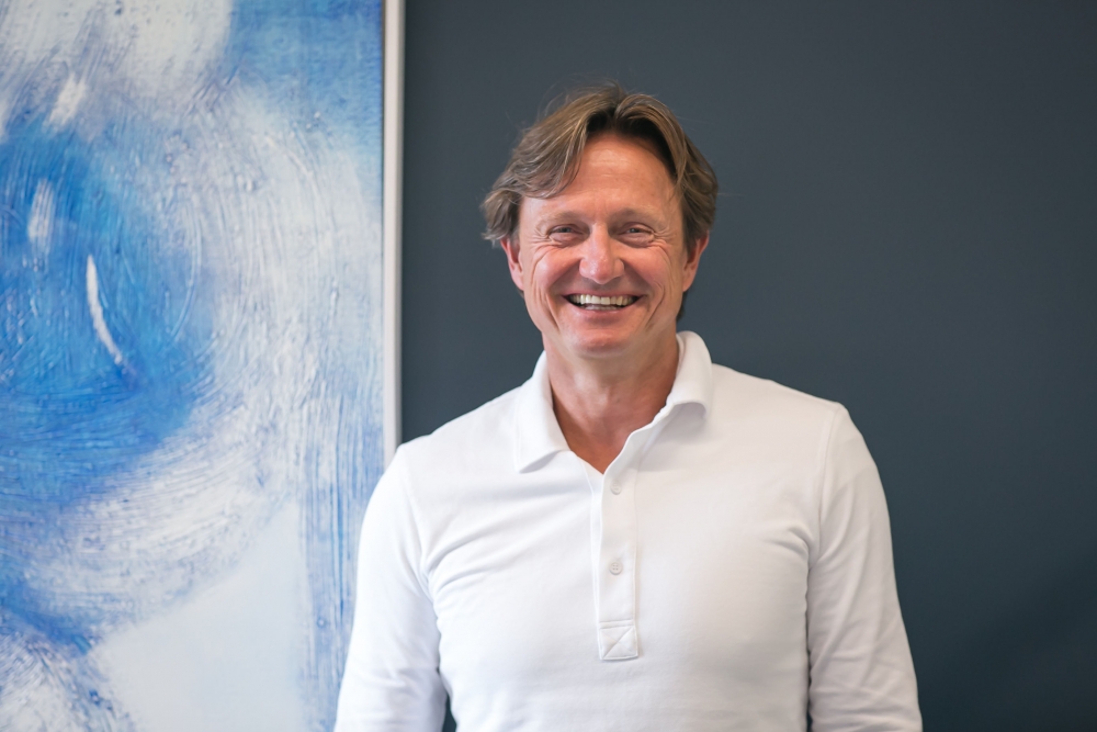 52歲Haakon Overli 戀上39歲烏克蘭難民女子,決定與對方私奔!