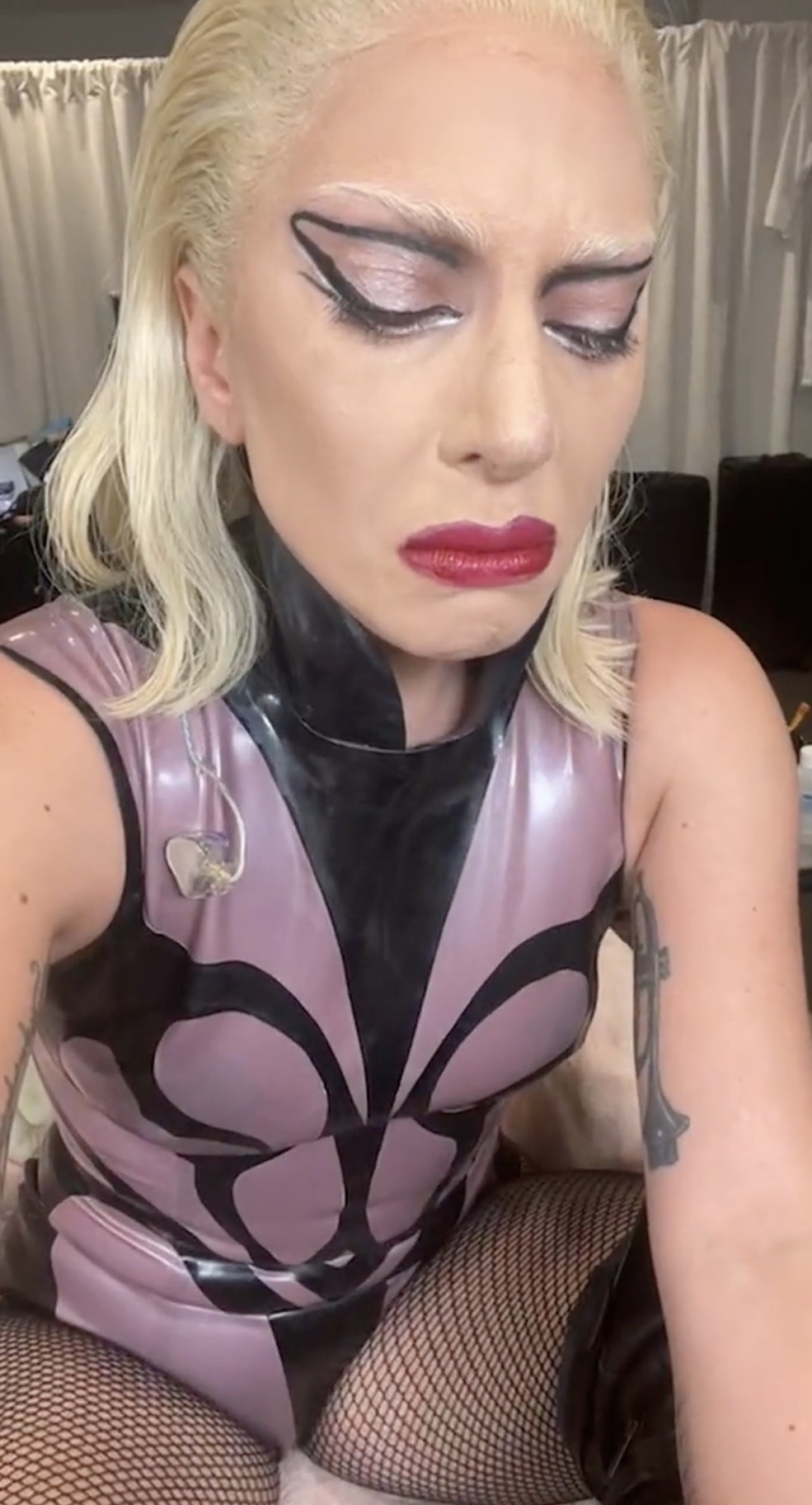 Lady Gaga多次表達歉意及遺憾,更在IG表達心情時難掩激動情緒,一度爆喊。