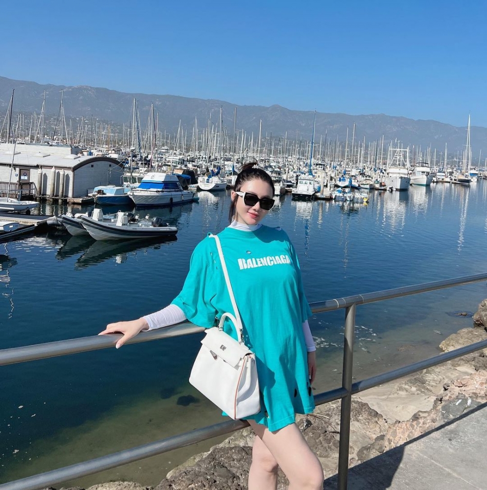 孟瑤出門行頭亦唔少嘢，各種Hermès包包