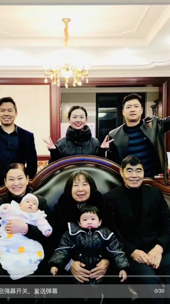 近日網上流傳由一位內地人妻拍攝嘅影片，佢稱自己一家8口全部人都唔使返工