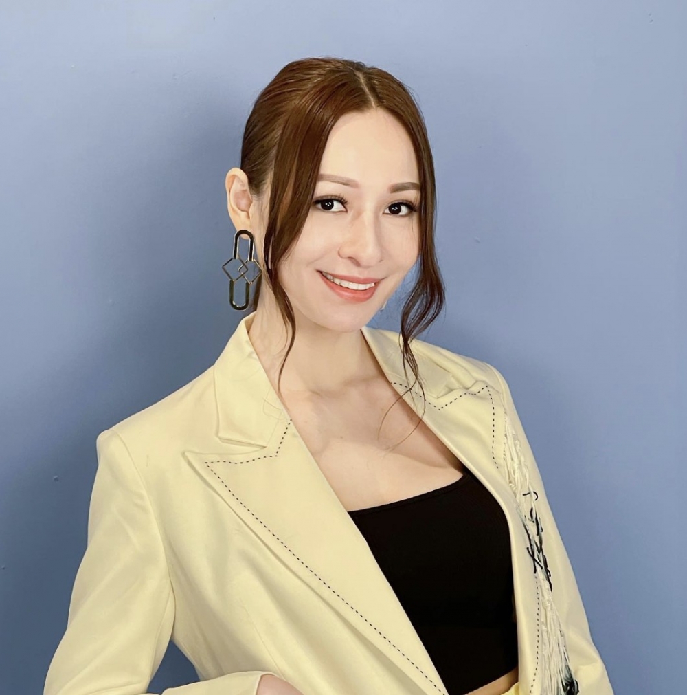 有網民大爆佢過往陷入三角戀嘅情史？！