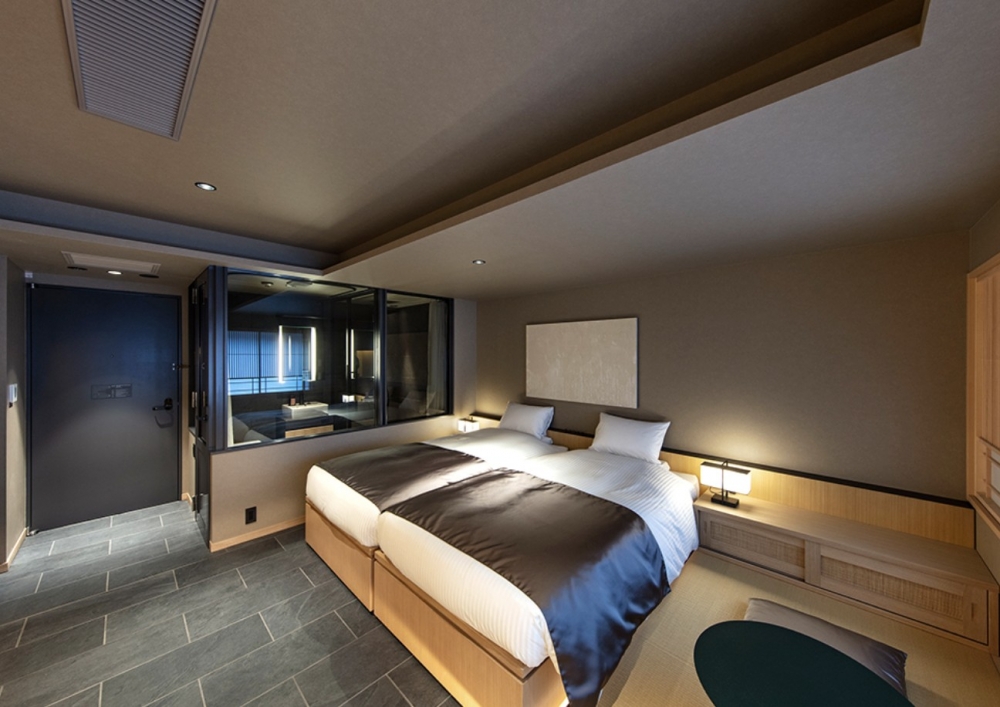 位於京都站前東本願寺與西本願寺之間