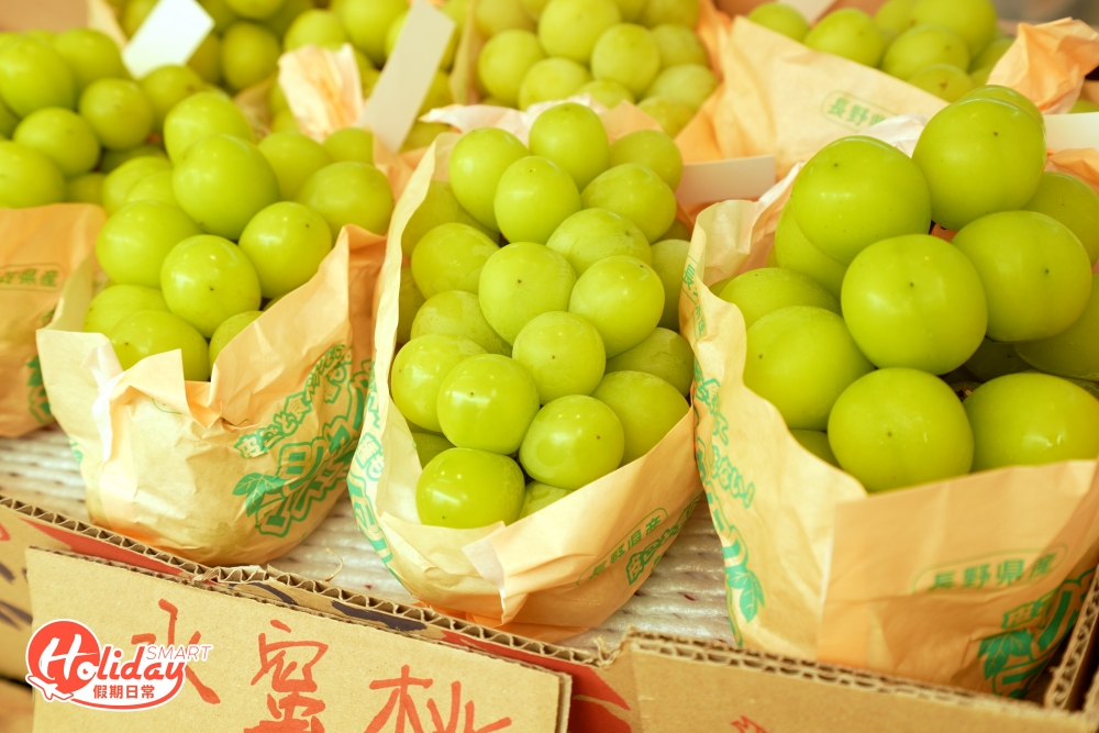 今年增設「日韓美食區」，最吸引是日本直送的水果，當中包括港人最愛的香印提子、北海道蜜瓜及山梨水蜜桃，更有來自青森縣的蘋果，食落更帶桃甜香！