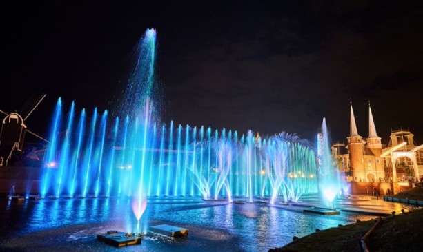 85米高嘅噴泉表演