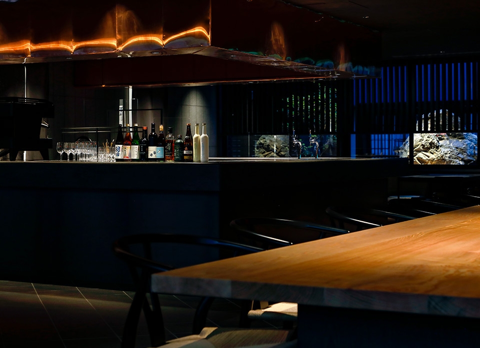 店內設有結合Cafe與酒吧的「cafe&bar oku」