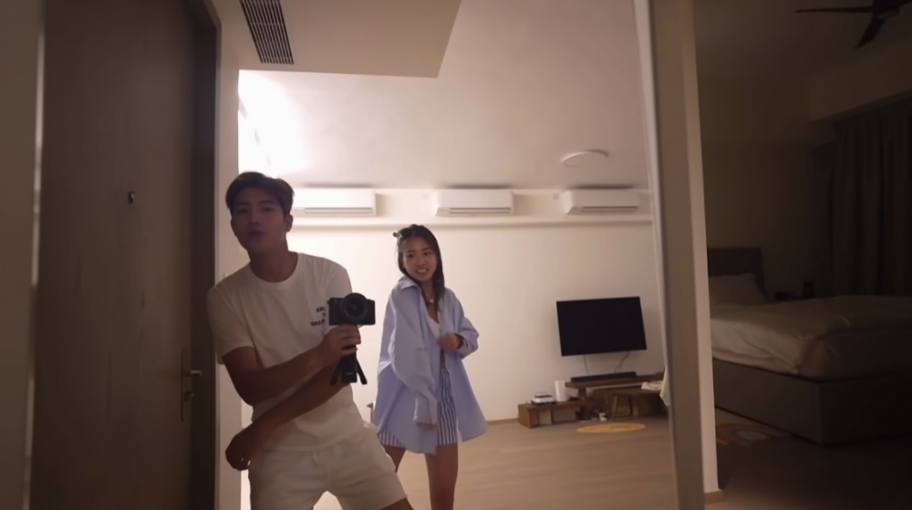 二人過往同居嘅屋企空間感非常大～