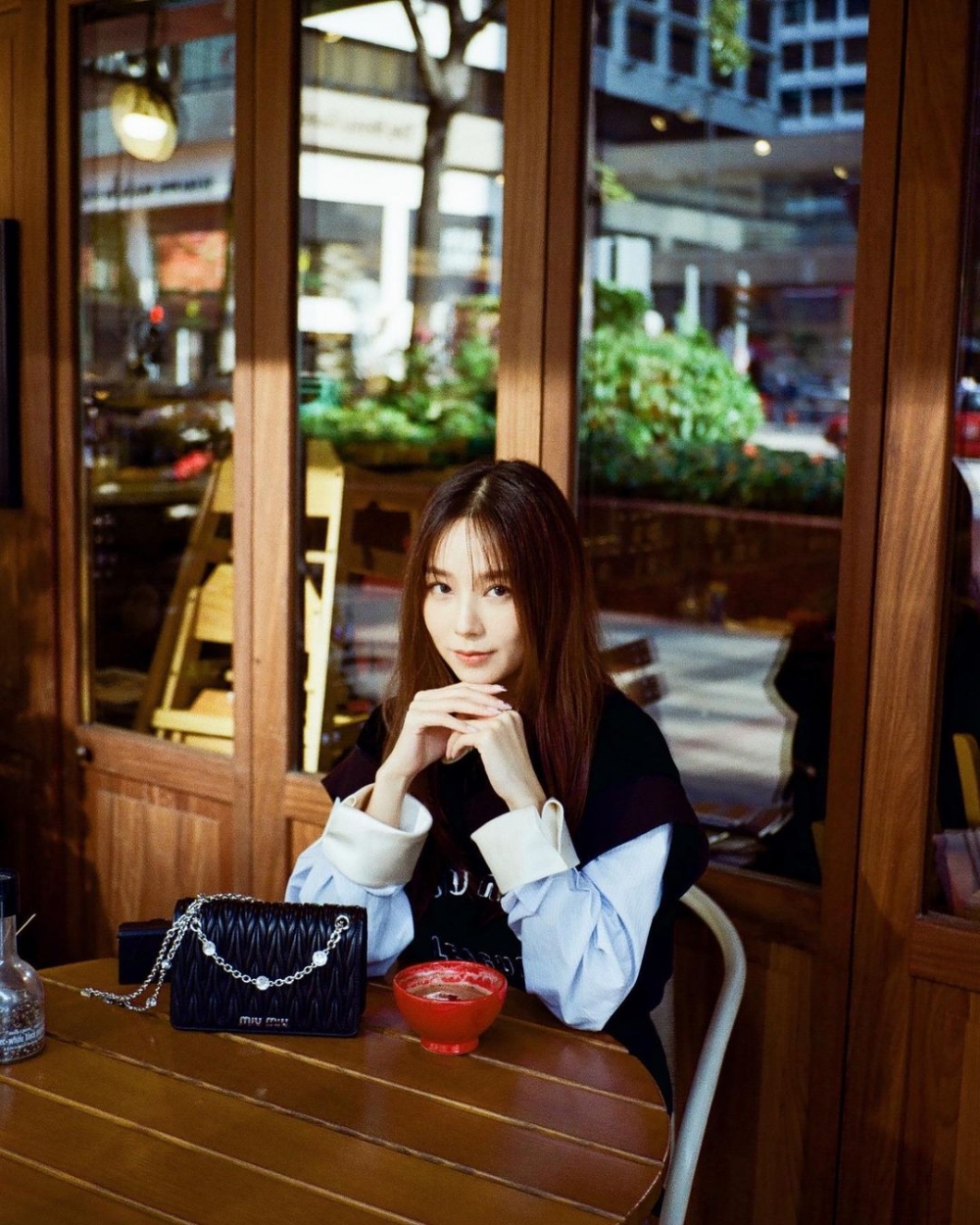 相信「IG女神」Heidi都係好多品牌嘅寵兒，收入足以讓佢購物買到名牌袋！