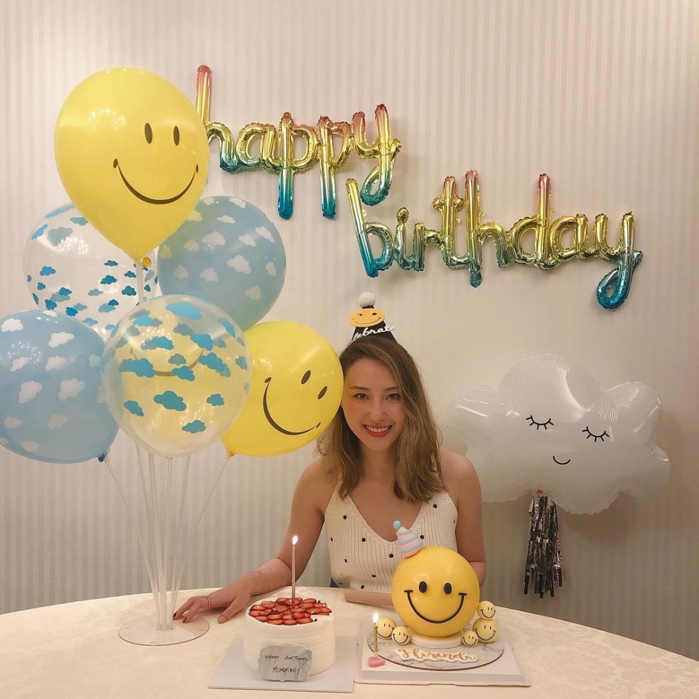 日前何超雲喺IG Story公開佢與未婚夫慶祝生日嘅片段,並大方tag咗未婚夫Douglas嘅IG放閃