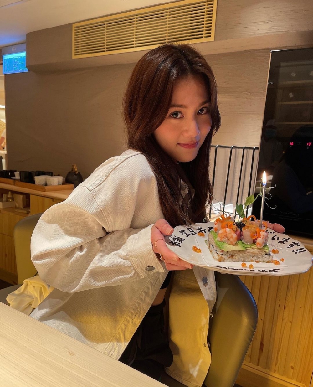 本身係?模嘅周秀娜過往憑拍攝寫真集而為人熟悉～