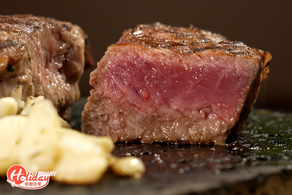 而$88則可享用澳洲殼飼西冷扒,肉質有彈性,牛味甘香,口感軟腍;而且油花分佈均勻,食落鮮嫩多汁!